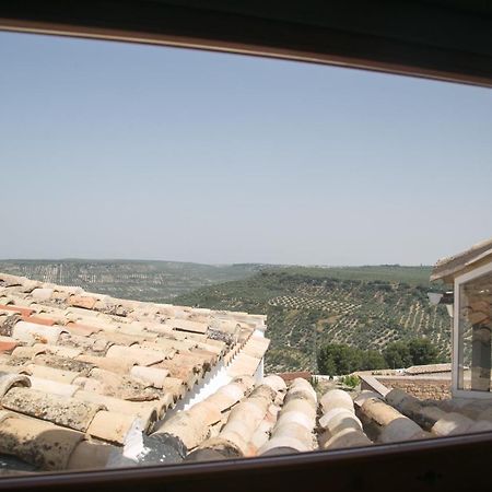 Apartamentos Turisticos La Casa Vieja Sabiote ภายนอก รูปภาพ