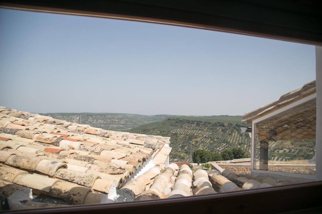 Apartamentos Turisticos La Casa Vieja Sabiote ภายนอก รูปภาพ