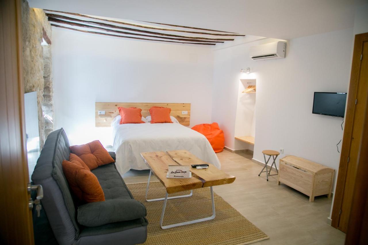 Apartamentos Turisticos La Casa Vieja Sabiote ภายนอก รูปภาพ