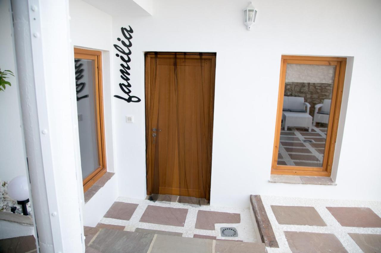 Apartamentos Turisticos La Casa Vieja Sabiote ภายนอก รูปภาพ