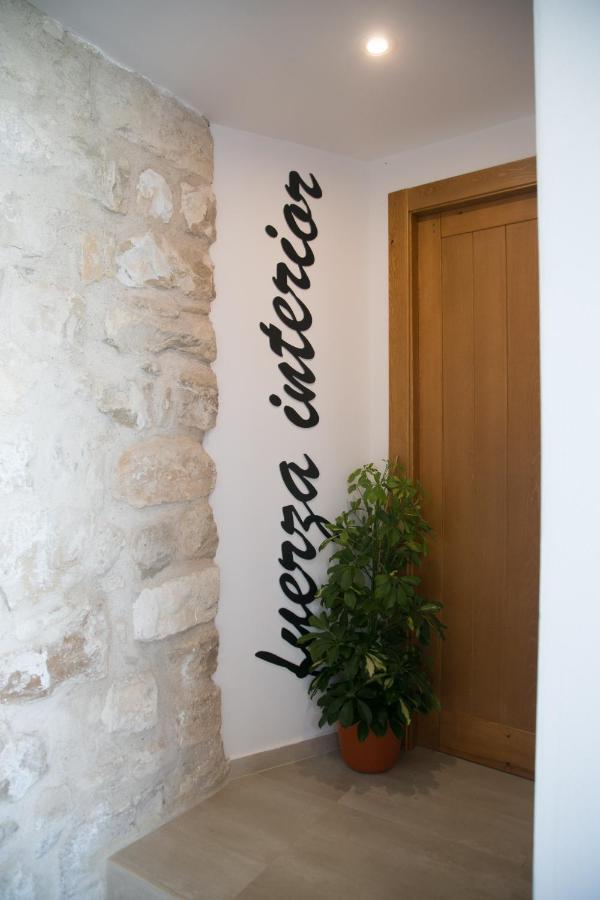 Apartamentos Turisticos La Casa Vieja Sabiote ภายนอก รูปภาพ