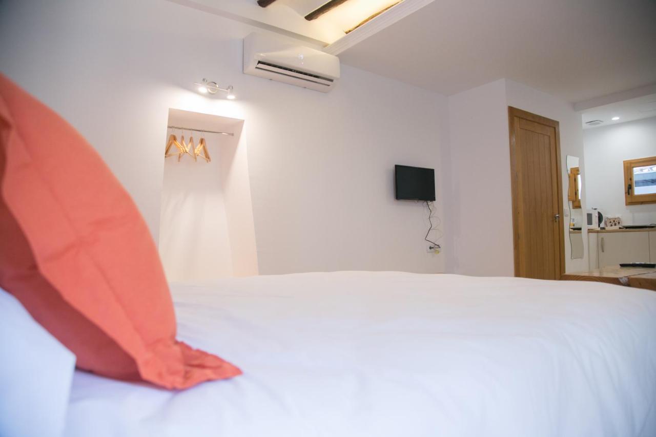 Apartamentos Turisticos La Casa Vieja Sabiote ภายนอก รูปภาพ