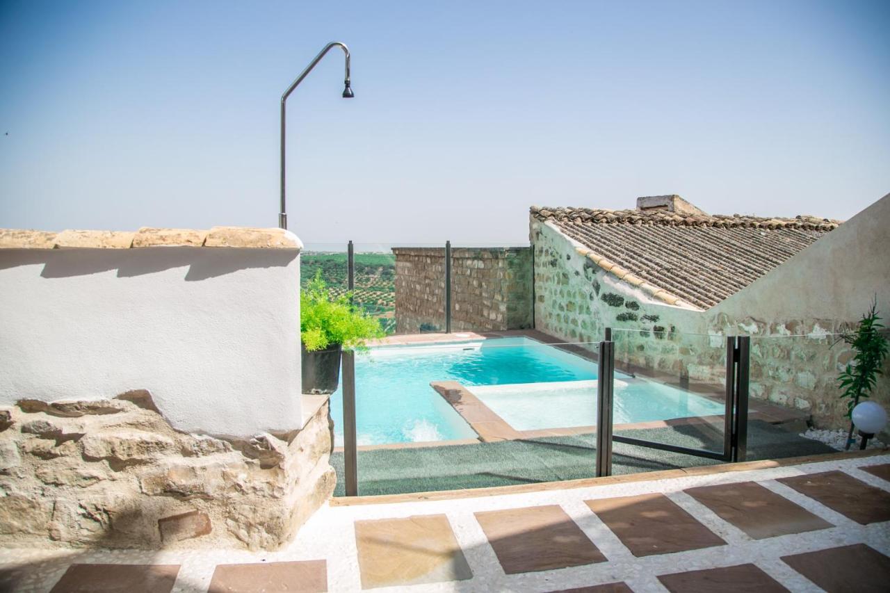 Apartamentos Turisticos La Casa Vieja Sabiote ภายนอก รูปภาพ