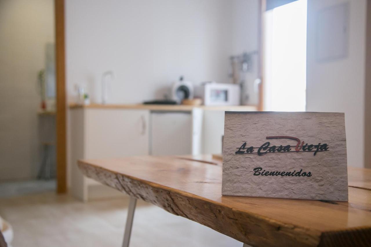 Apartamentos Turisticos La Casa Vieja Sabiote ภายนอก รูปภาพ