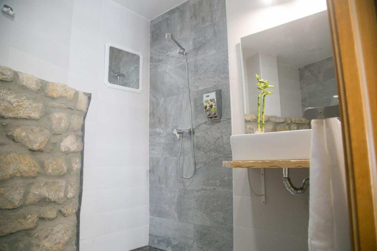 Apartamentos Turisticos La Casa Vieja Sabiote ภายนอก รูปภาพ